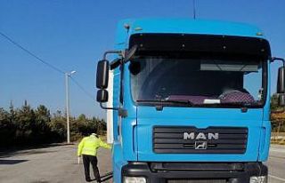 Emniyet ekiplerinden 3 günde 76 araç sürücüne...