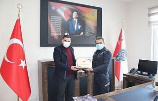 Emniyet Müdürü Özer’den başarılı Gazetecilere...