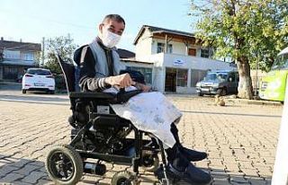 Engellilerin arızalanan akülü sandalyelerini Büyükşehir...