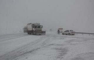 Erzincan’ın yüksek kesimlerinde kar yağışı...