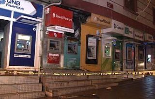 Esenyurt’ta özel bir bankaya ait bankamatikte yangın...