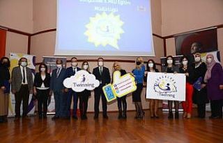 eTwinning ödüllerini Tosun’un elinden aldılar