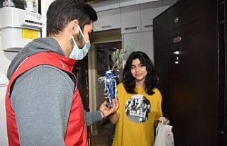 Evde kalan gençler kitapsız kalmıyor