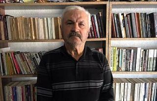 Evinin odasını 7 bin kitaplı kütüphaneye çevirdi