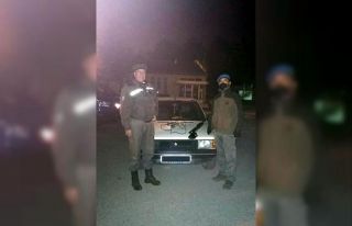 Far avı yaptılar, otomobillerinden oldular