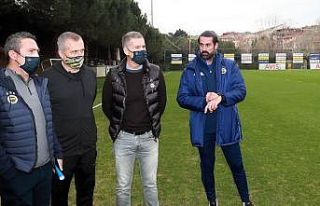 Fenerbahçe Başkanı Ali Koç, Yönetim Kurulu Üyeleri...