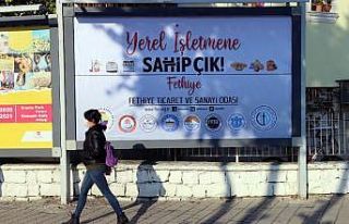 Fethiye, ‘Yerel İşletmene Sahip Çık’ afişleriyle...