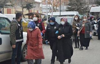 FETÖ’nün ’emniyet ablaları’na operasyon:...