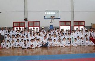 Gaziemirli sporcular madalyaları topladı