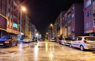 Gebze sokağa çıkma kısıtlamasında dezenfekte...