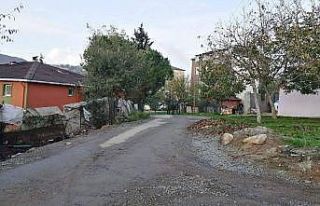 Gebze’de parke yol çalışması sürüyor