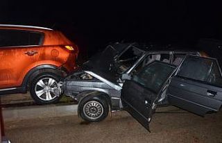 Gece yarısı korkunç kaza: 1’i ağır 3 yaralı