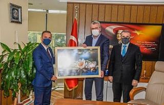 Gençlik merkezi kütüphanesi tam teşekküllü hizmet...