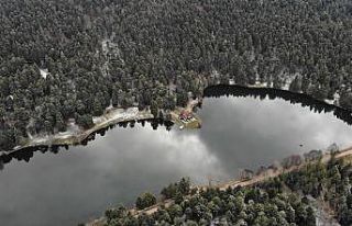 Gölcük Tabiat Parkı’nın yüksek kesimleri beyaz...