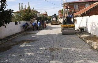 Gölmarmara’da 80 bin metrekare kilit parke döşemesi