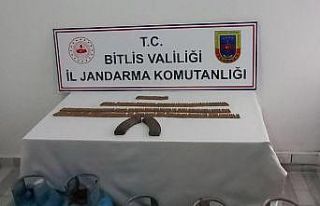 Güroymak’ta toprağa gömülü 5 adet tüp ve mühimmat...