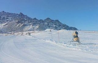 Hacılar Kapı pistinde kayak sezonu açıldı