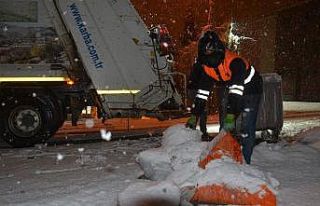 Hakkari Belediyesinin kar mesaisi başladı