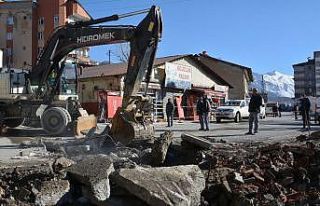 Hakkari’de tıkanan eski menfez yenilendi