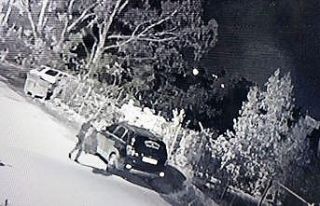 Hatay’da araç kundaklama anı güvenlik kamerasında