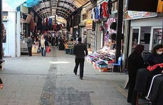 Hataylı Uzun Çarşı esnafı kapatma tavsiyesinden...