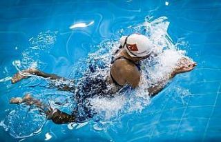 Havuzdan 100 madalya çıkardı