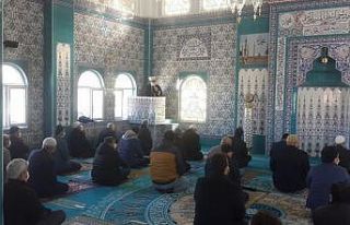 Hayırsever iş insanının yaptırdığı cami ibadete...