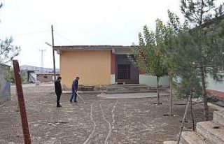 Hazro’da cami, taziye evi ve okul bahçeleri parke...