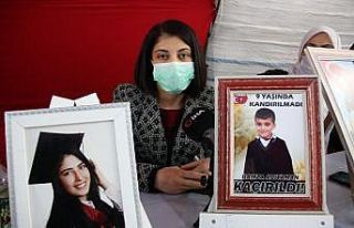 HDP önünde evlat nöbeti tutan Aysun Adıyaman:...