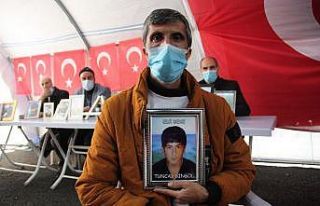 HDP önünde evlat nöbetini sürdüren baba Şevket...