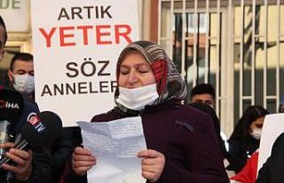 HDP önündeki anne, evladının ölüm haberi iddiasına...