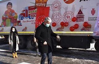Hediye karavanı Bitlis’teki çocuklarla buluştu