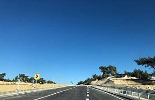 Heyelandan çöken yol yeniden trafiğe açıldı