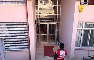 Hisarcık’ta Kızılay, iş yeri kapanan esnaflara...