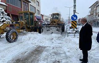 Horasan Belediyesi kar timleri iş başında