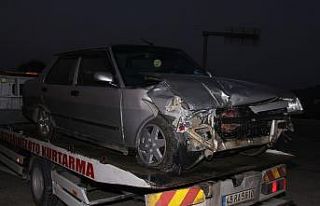 İki otomobil kavşakta çarpıştı: 2 yaralı