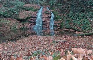 İkiz şelalelerde kartpostallık görüntüler