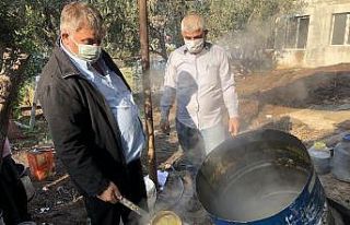 İmeceyle defne sabunu üretiyorlar