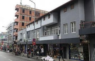 İnönü Caddesi’nde bina cepheleri yenileniyor