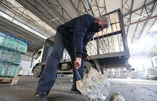 İsrail’in Gazze’ye düzenlediği hava saldırısında...