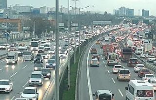 İstanbulda kısıtlama öncesi trafik yoğunluğu...