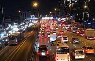İstanbul’da trafik yoğunluğu; yüzde 71 seviyesine...