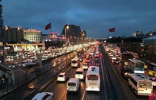 İstanbul’da trafik yoğunluğu yüzde 72 seviyelerine...