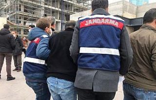 İzmir merkezli 3 ilde FETÖ operasyonu