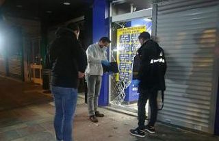 İzmir’de 3 bisikletli hırsız iş yerinden 25...