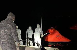 İzmir’de 44 düzensiz göçmen kurtarıldı