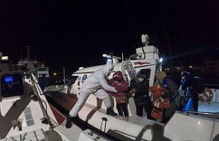 İzmir’de 56 göçmen kurtarıldı
