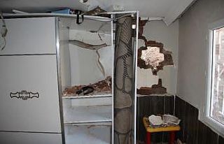 İzmir’de depremden sonra heyelan paniği: Bazı...