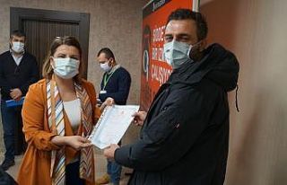 İzmit Kabaoğlu Mahallesi sakinleri tapularına kavuştu