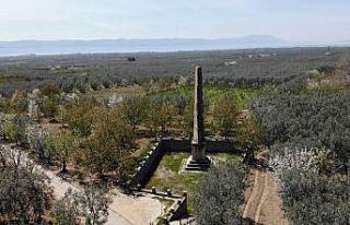 İznik’teki dikilitaş, 2 bin yıldır ayakta